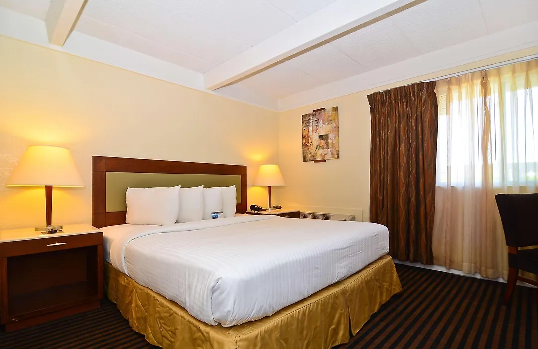 Lexington Inn & Suites-Elgin-1