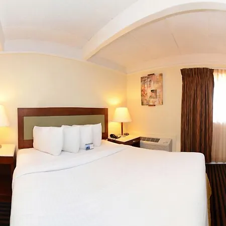 Lexington Inn & Suites-Elgin-2