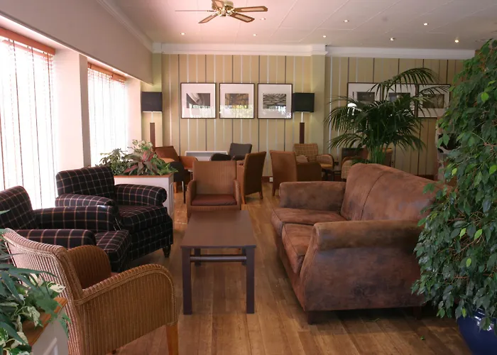 Eight Acres Hotel