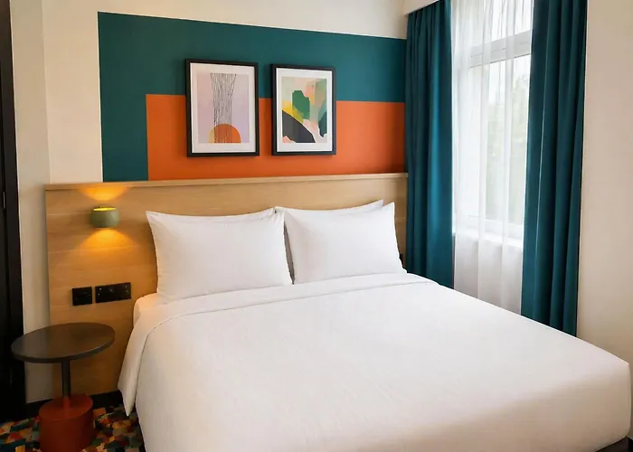 Eight Acres Hotel